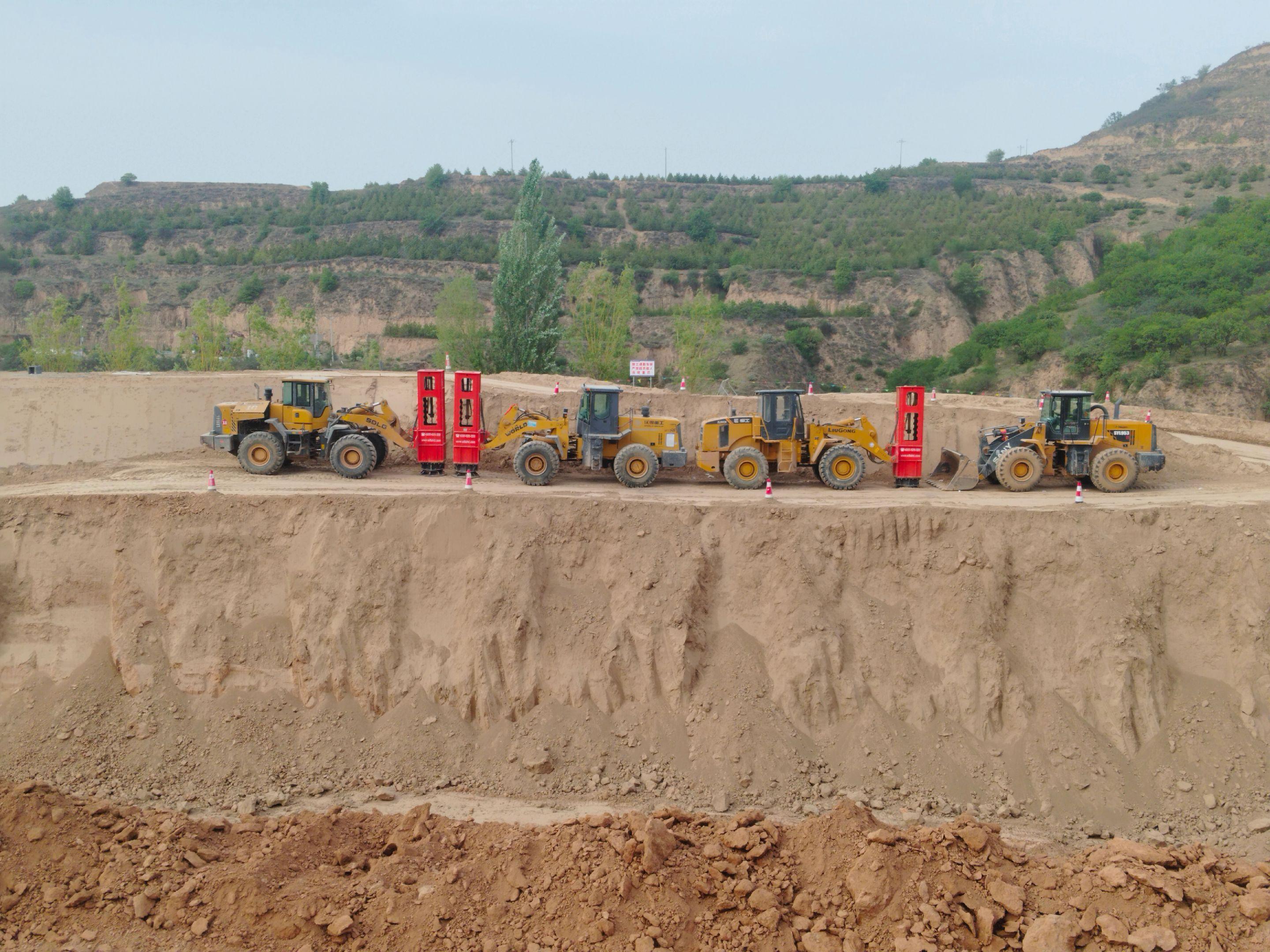 alt="HC42 Rapid Impact Compaction Machine" alt="HC42 Rapid Impact Compaction Machine"